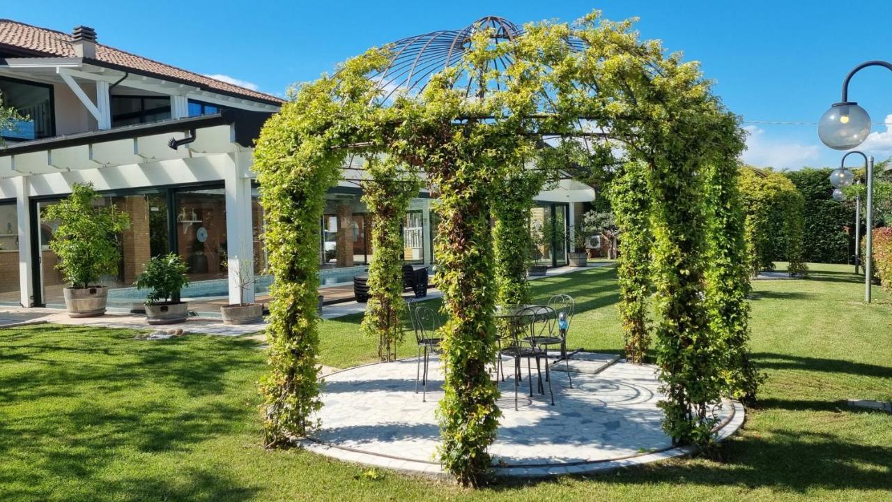 Fontana Oasis Apartments Castelnuovo del Garda Exterior photo