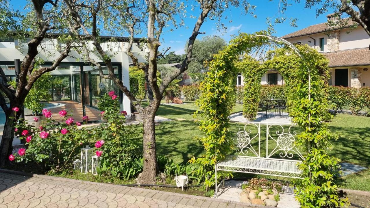 Fontana Oasis Apartments Castelnuovo del Garda Exterior photo