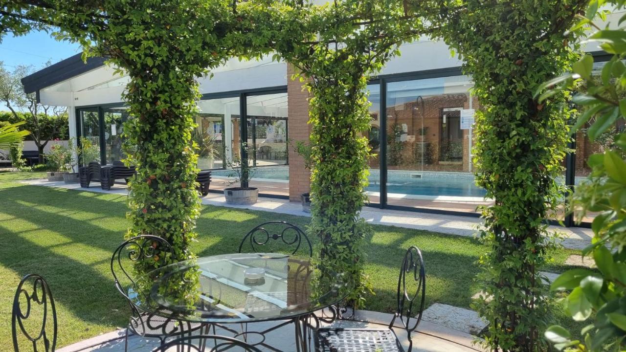 Fontana Oasis Apartments Castelnuovo del Garda Exterior photo